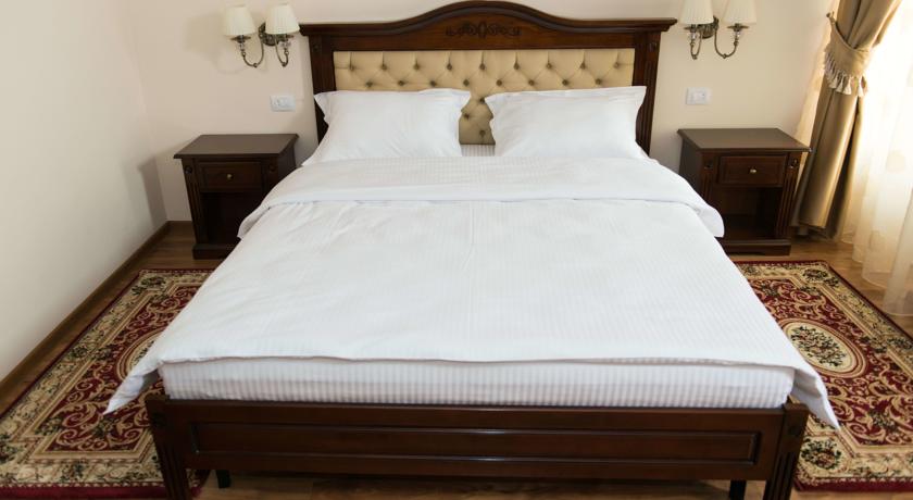 Cazare in Baia Mare - HOTEL DALLAS - Negresti Oas Cazare in Baia Mare - HOTEL DALLAS - Negresti Oas