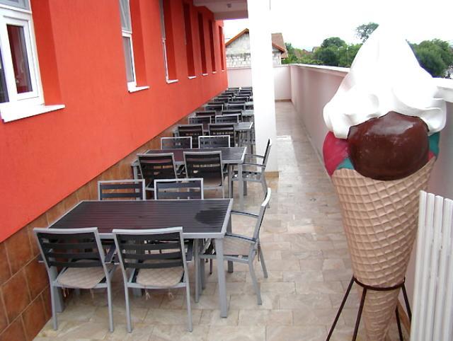 Cazare in Baia Mare - PENSIUNEA DEALUL FLORILOR - Baia Mare Cazare in Baia Mare - PENSIUNEA DEALUL FLORILOR - Baia Mare