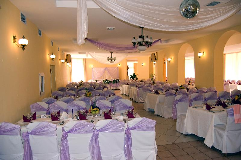 Cazare in Baia Mare - Hotel Restaurant DOUĂ VEVERIŢE - Baia Mare Cazare in Baia Mare - Hotel Restaurant DOUĂ VEVERIŢE - Baia Mare