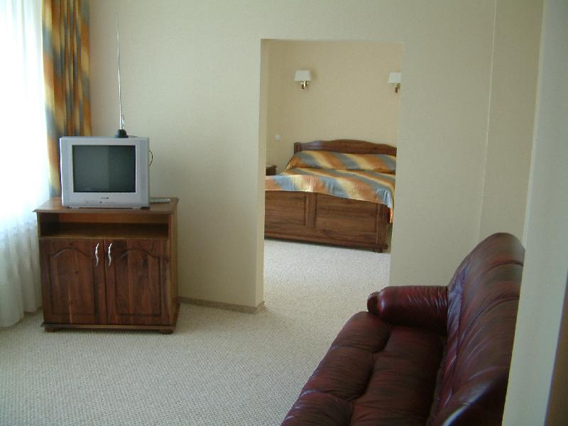 Cazare in Baia Mare - Hotel Restaurant DOUĂ VEVERIŢE - Baia Mare Cazare in Baia Mare - Hotel Restaurant DOUĂ VEVERIŢE - Baia Mare