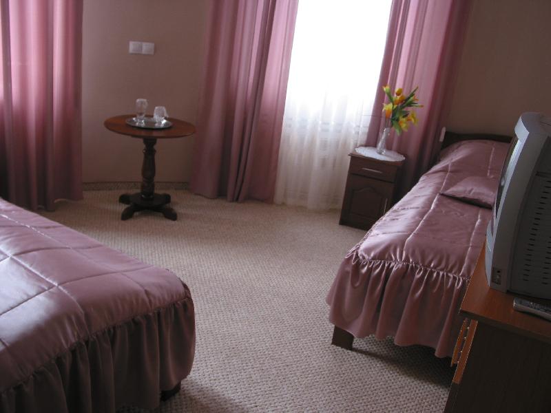 Cazare in Baia Mare - Hotel Restaurant DOUĂ VEVERIŢE - Baia Mare Cazare in Baia Mare - Hotel Restaurant DOUĂ VEVERIŢE - Baia Mare